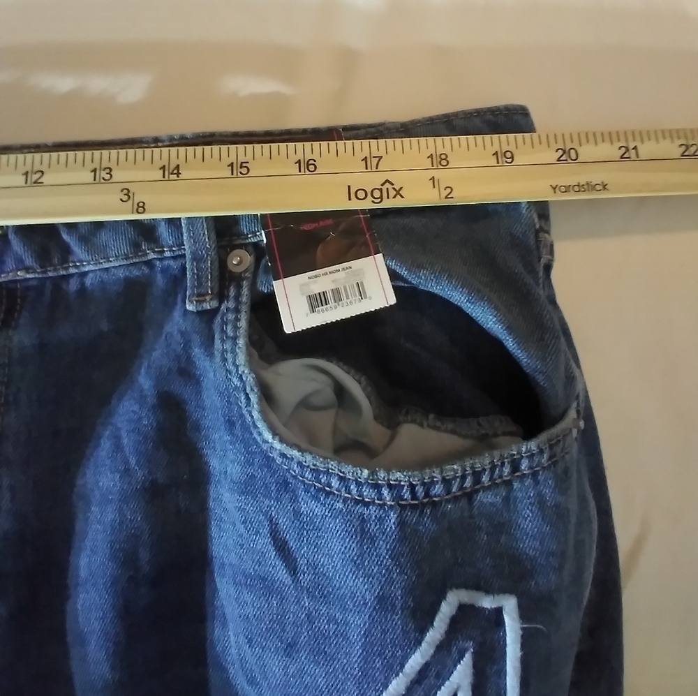 NWT No Boundaries High Rise Hobo Mom Blue Denim Jeans with Patches Size 21 - Picture 5 of 9